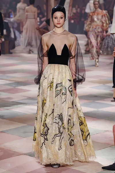 Look 22